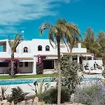 Villa 4 Palms Only 5 Minutes From Ibiza