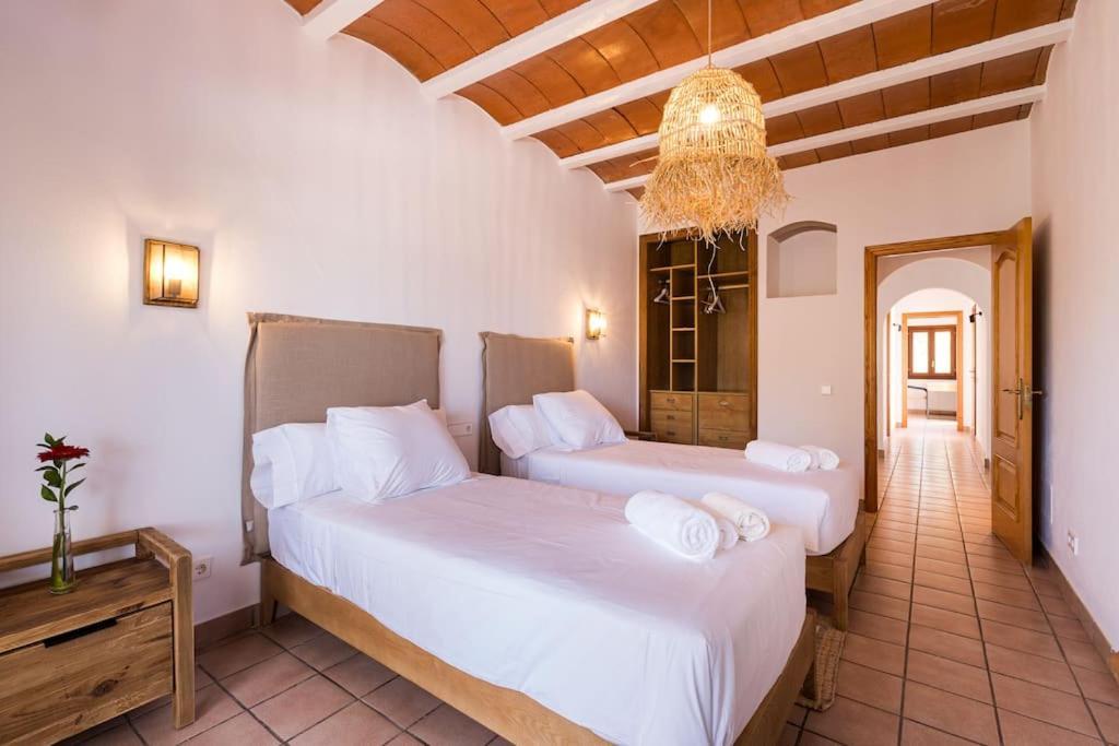 4 Palms Only 5 Minutes From Ibiza Villa *