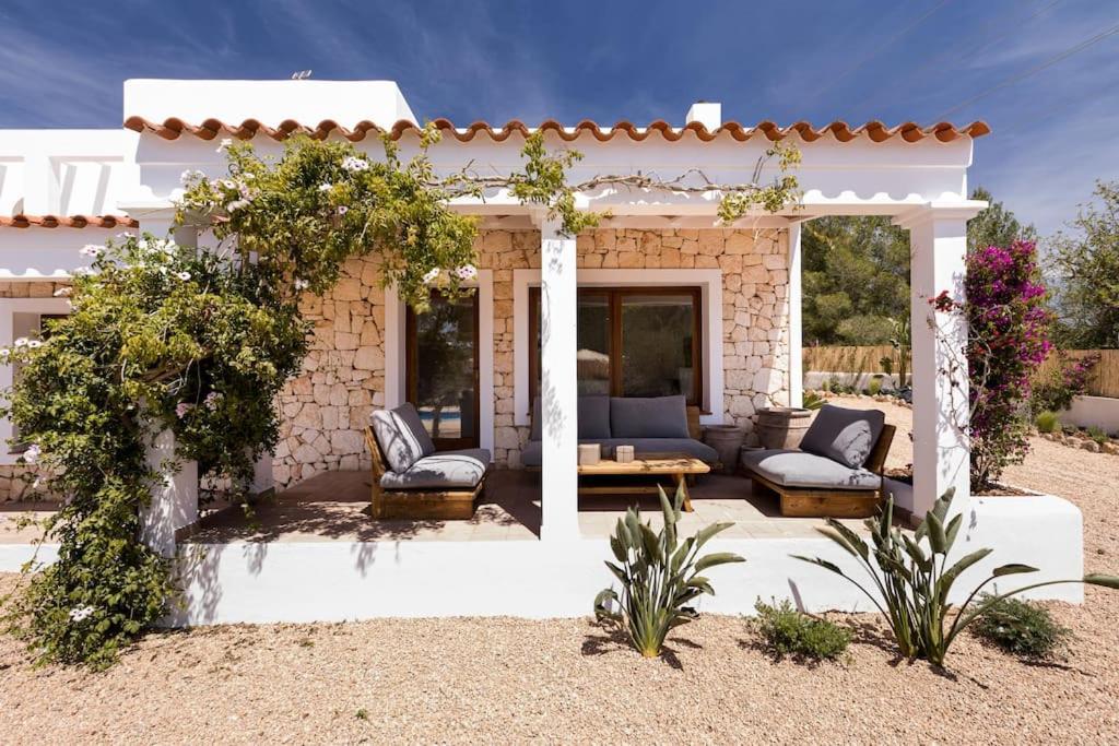 Villa 4 Palms Only 5 Minutes From Ibiza Montecristo