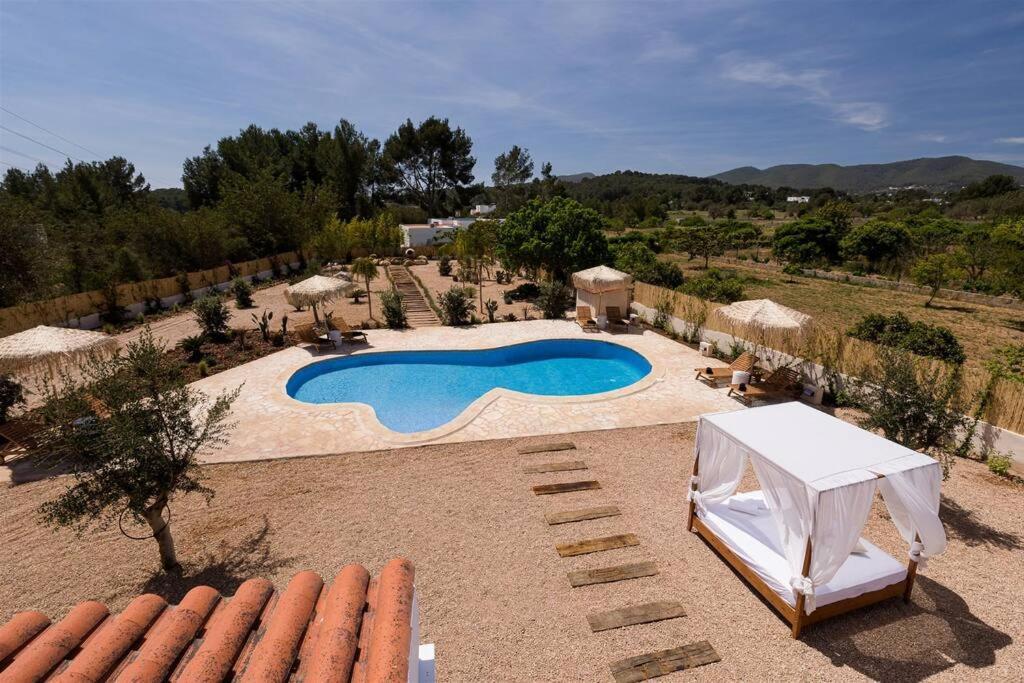 4 Palms Only 5 Minutes From Ibiza Villa
