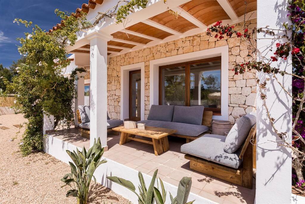 4 Palms Only 5 Minutes From Ibiza Villa Montecristo