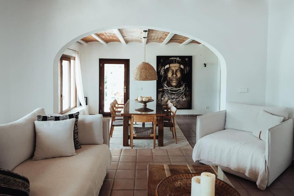 4 Palms Only 5 Minutes From Ibiza Villa *